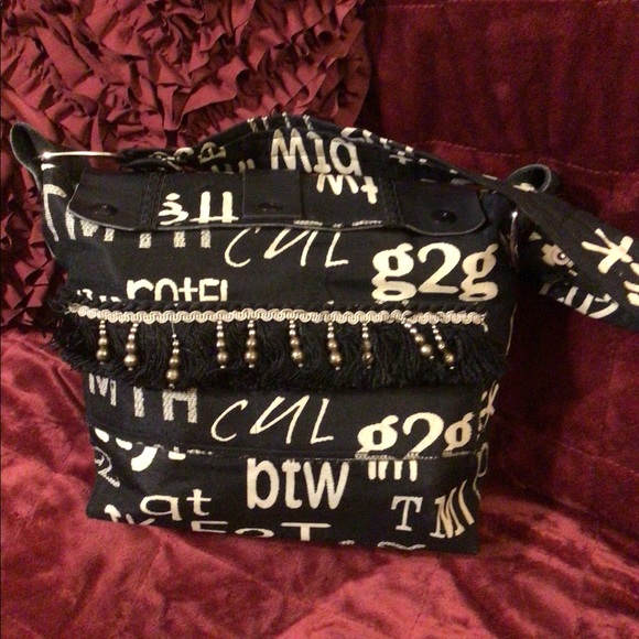 🎁Black and White Satchel Bag🎁 - Picture 3 of 10